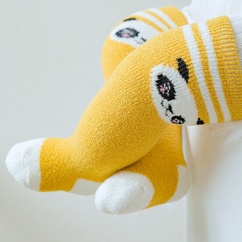 Detské dlhé ponožky na sklade jesenné a zimné hrubé koralové zamatové pánske a dámske detské koleno ponožky novorodencov dlhé ponožky